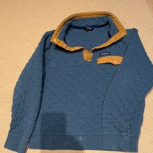 Patagonia Quilted Blue and Tan quarter snap sweater